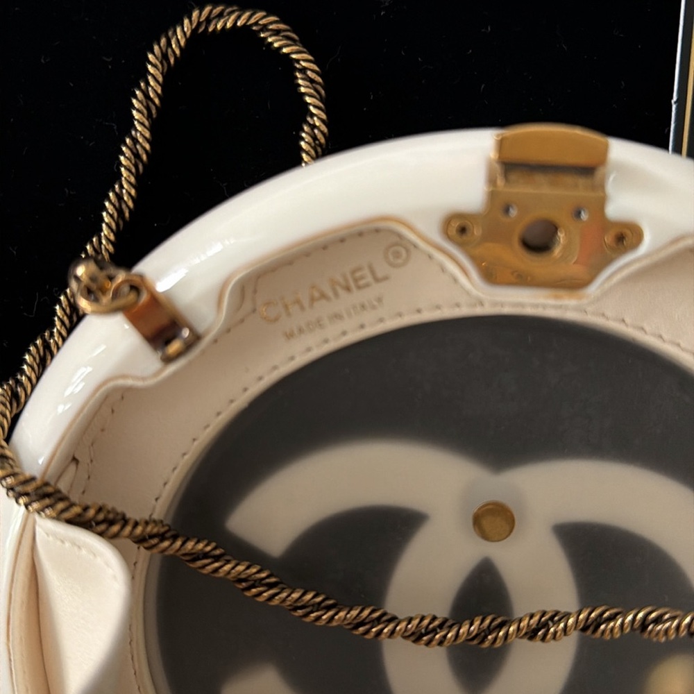Chanel collectible Minaudiere in pristine condition. - Picture 15 of 16